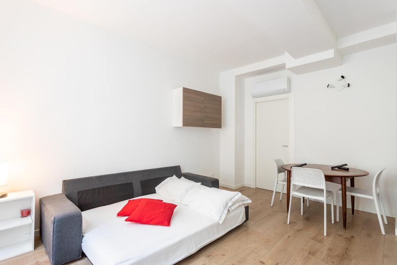 City Centre Apartment - 10 Minutes To Duomo - Free Wifi E Netflix Milão Exterior foto